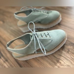 Shoedazzle Arden Denim Platform open back strap shoes